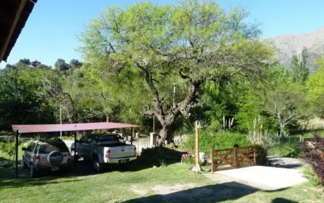 El Viejo Algarrobo - Hosteria Serrana