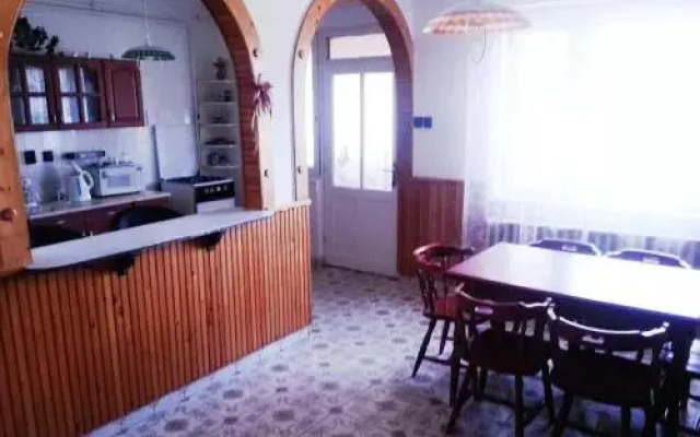 Alex's Apartman & Panzió