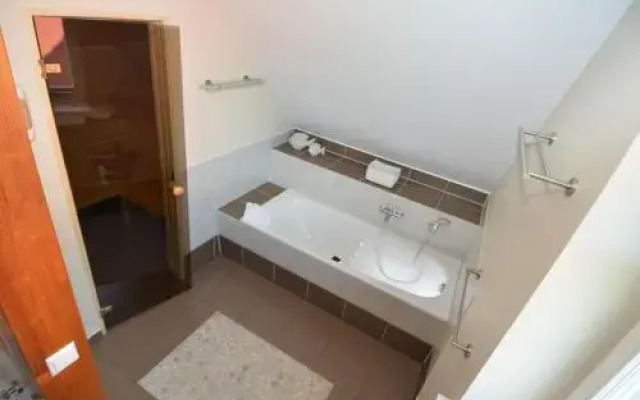 Haus Mönchgut - House Half 2