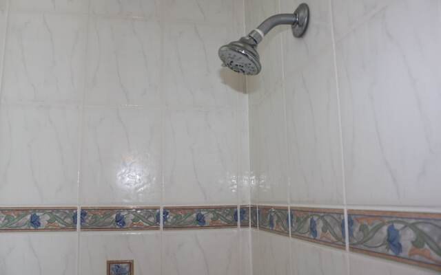 Jamaica Royale 204 - 2 Br Condo