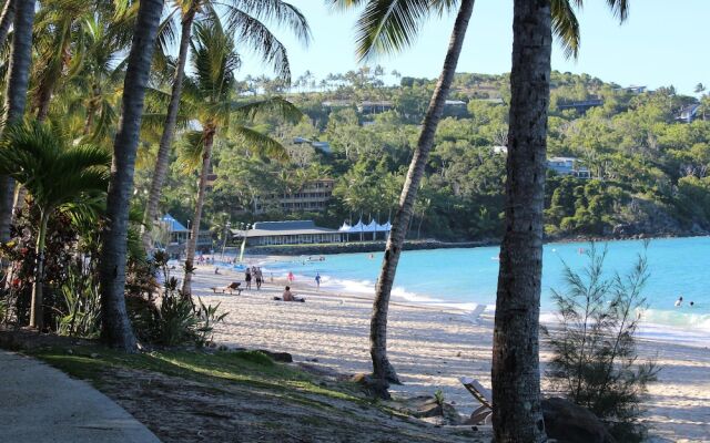 Oasis 25 Hamilton Island