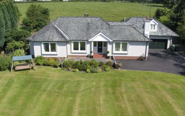 Ditton Lodge Bed and Breakfast