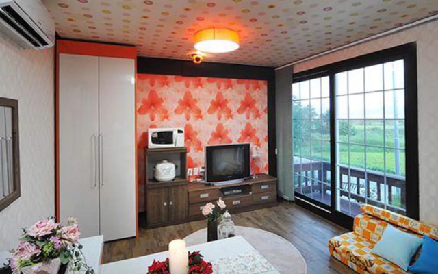 Seongmodorainbow Pension