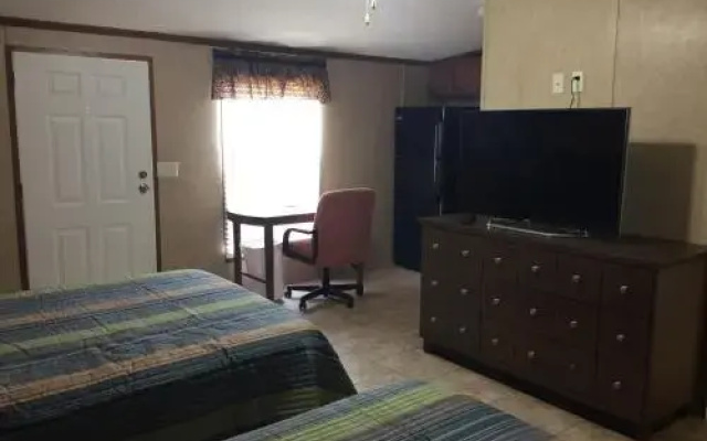 Grand Eagle Ford Lodge & RV