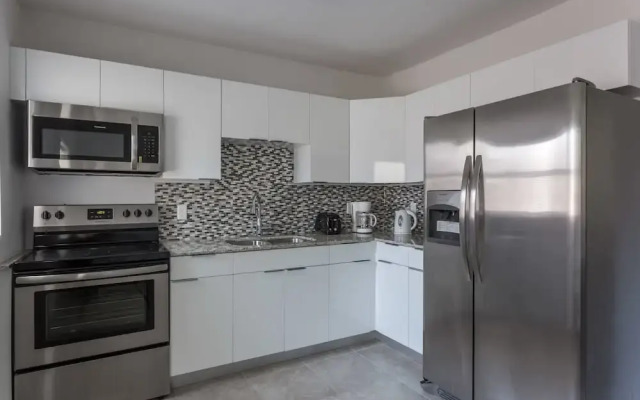 Cozy and Modern 2B-2B Home