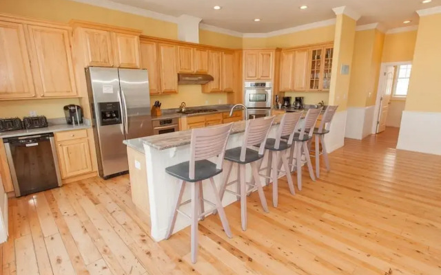 Dmanfish - 9 Br Home