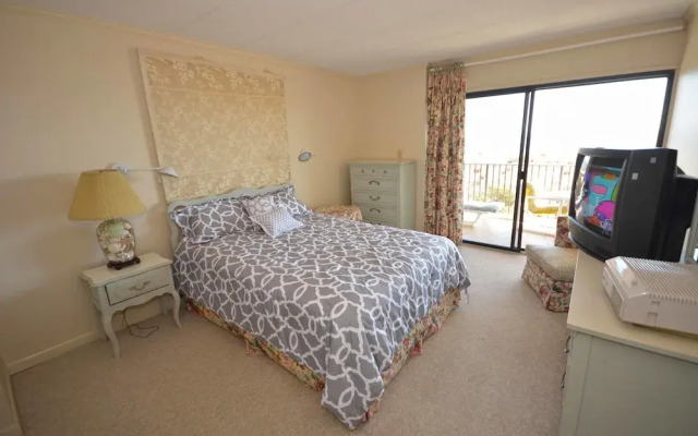 Covington Towers 22 2 Br condo by RedAwning