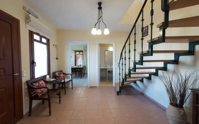 Ariadni Villa by LeaderStay