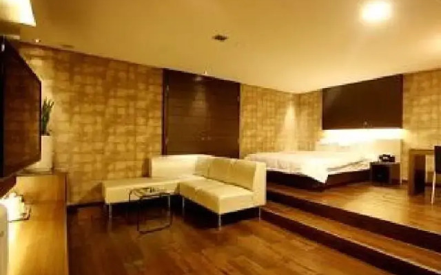 Simple Life Hotel
