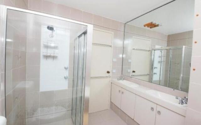 Pinnacle, Unit 701, 45-49 Head Street