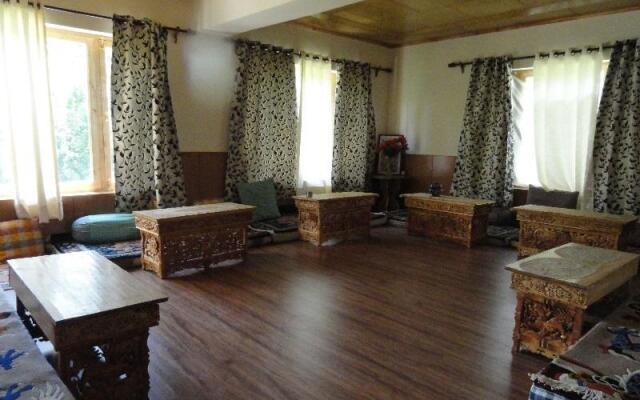 Zal Guest House