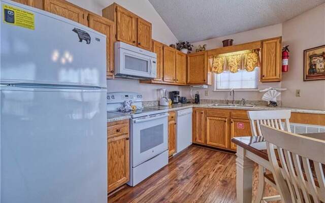 Bear Crossing - Two Bedroom Cabin