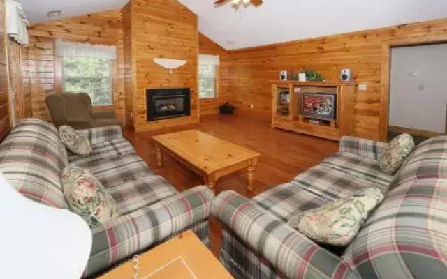 Briarstone Lodge Condo 13F by RedAwning