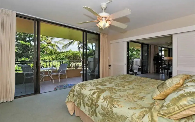 Paki Maui 224 by RedAwning