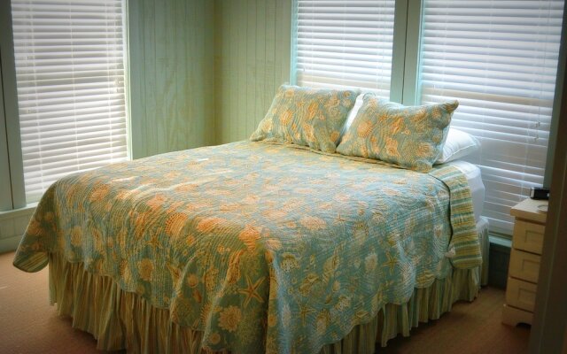 Jan's 'Ouse by RedAwning