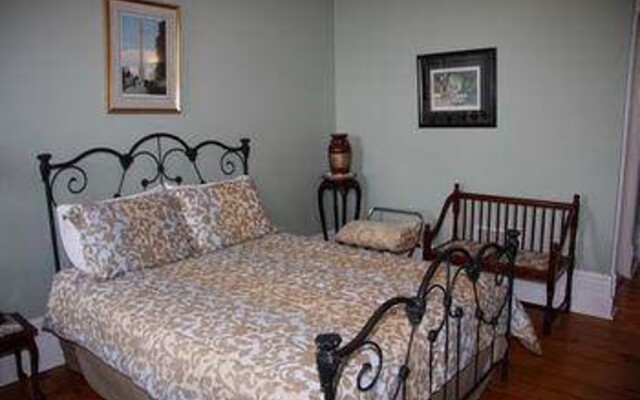 The Harbourfront Inn