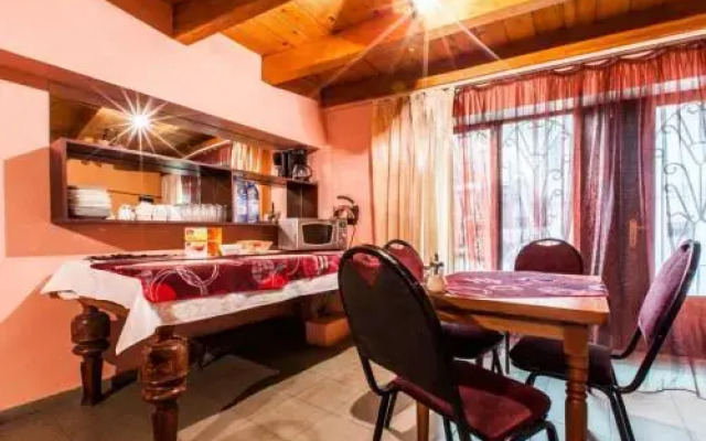 Aparthotel Econom Royal