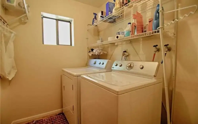 1380 Commonwealth Drive - 3 Br Home
