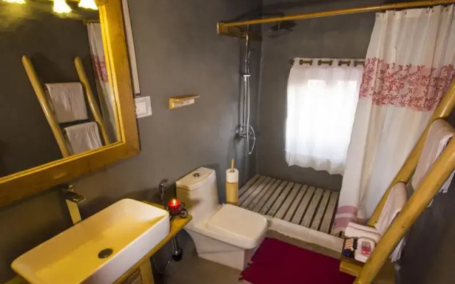 Woodyvu Stok House