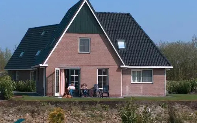 Beach Resort Makkum Bungalows