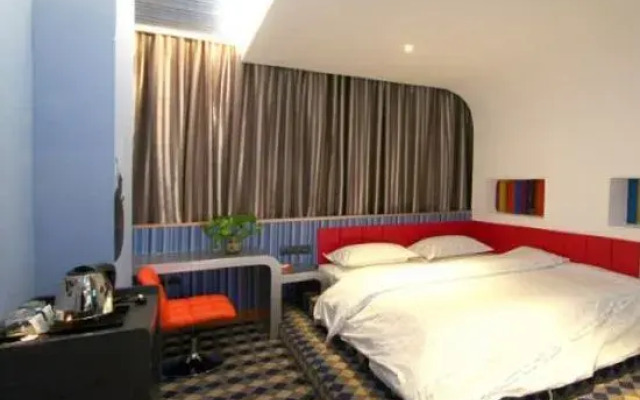 Hechi Chunjiang Business Hotel