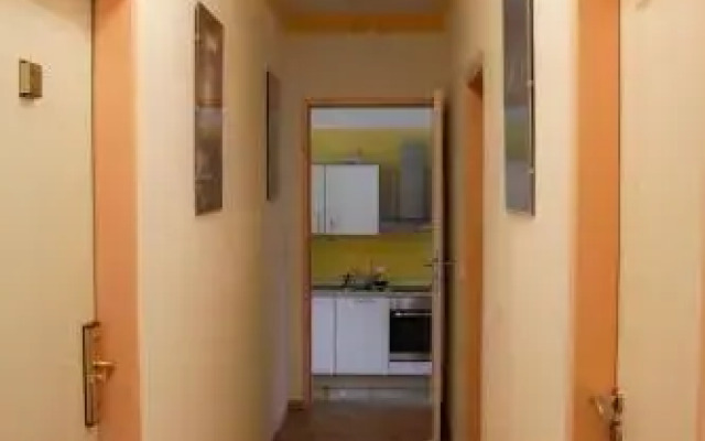 Chicken King's Rooms