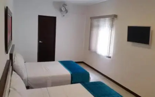 Hotel Manantial M Lare