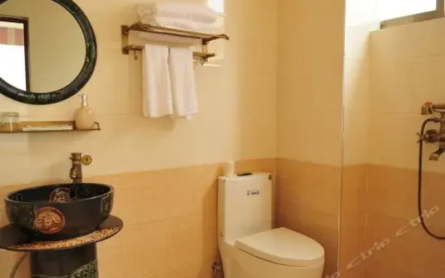 Beginner's Mind in Dali Art Theme Hotel