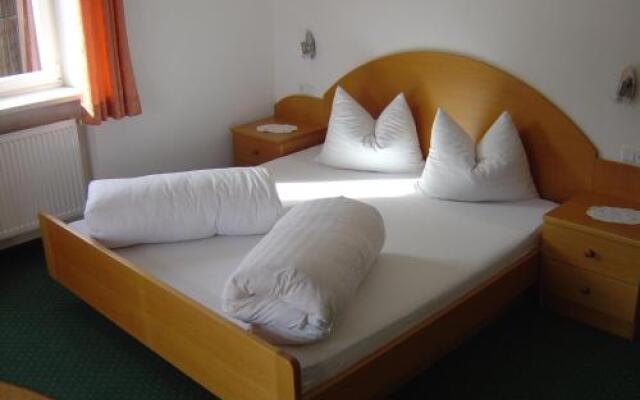 Pension Villa Claudia Augusta
