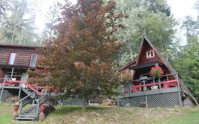 Sunny Bluffs Chalets