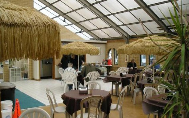 Seaside Camping Resort Studio Cabin 3