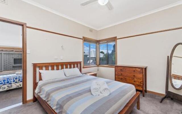 Kepal House - Budget friendly family home