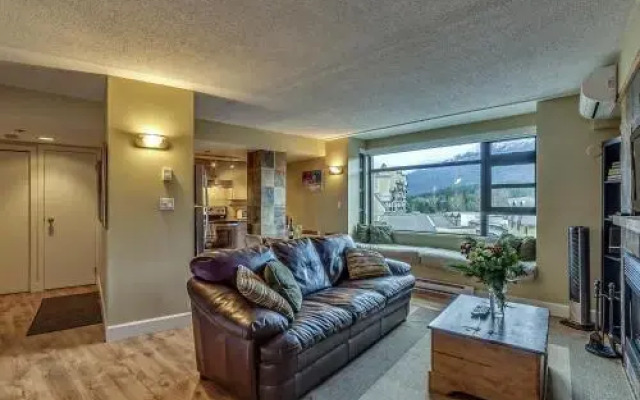 Carleton Lodge by Whistler's Best Accommodations