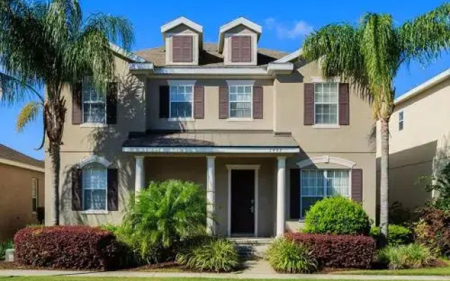 Tommy Bahama Reunion Estate