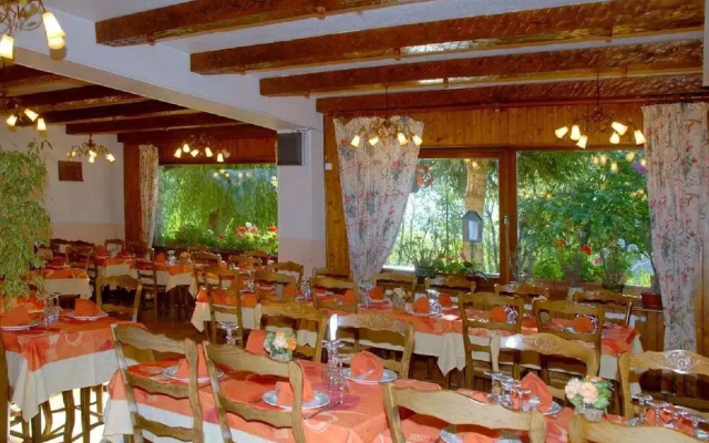 Hotel Restaurant Le Grillon