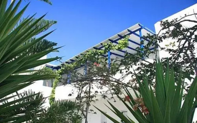 Loukia Apartments & Studios