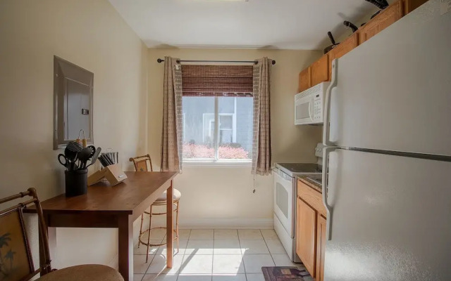 Oak Shores 58