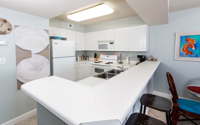 Pelican Isle 202 by RedAwning