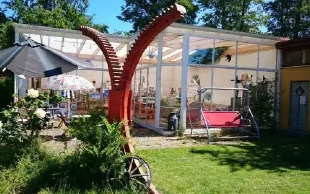 Hälluddens Stugby och Vandrarhem