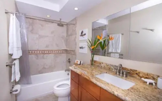 Kauhale Makai 434, 2 Bedroom, 2 Bathroom Oceanfront Condo, Pool