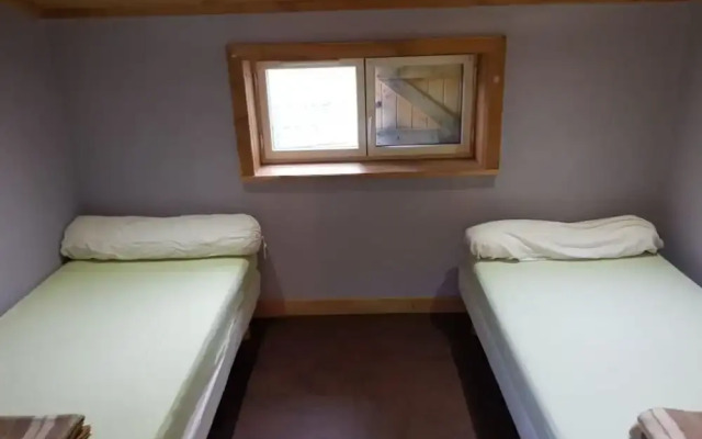 Chalet With 3 Bedrooms in Saint-pons-de-thomières, With Wonderful Moun