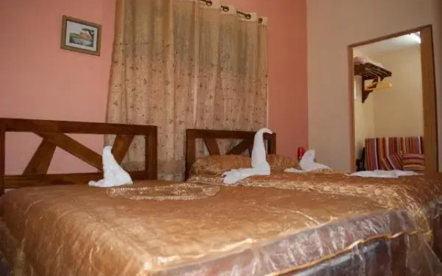 Pedro Zerquera Street Rooms