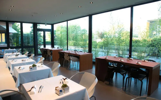 Point Hotel