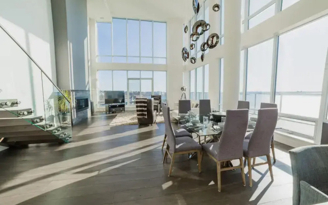 Simply Comfort. King's Wharf Apartments