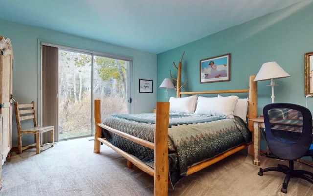 Snowcreek Iv #545 3 Bedroom Condo