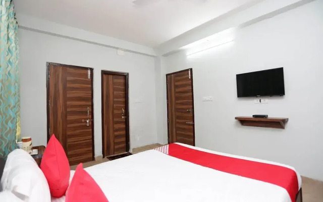 OYO Flagship 24789 Sidharth Residency