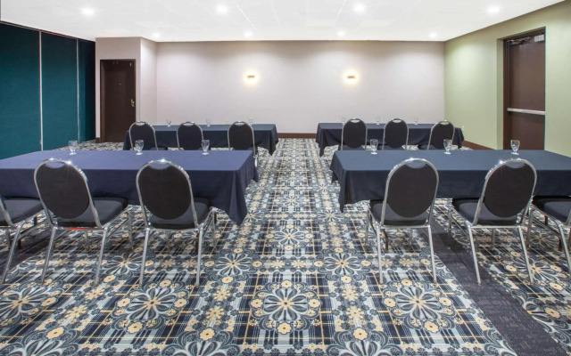 Baymont Inn & Suites Grand Rapids Near Downtown