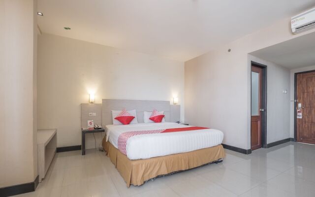 OYO 1081 Allson City Hotel Makassar