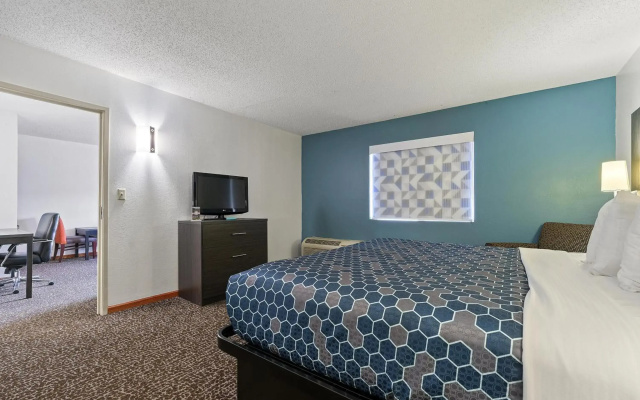 Chicago Club Inn & Suites