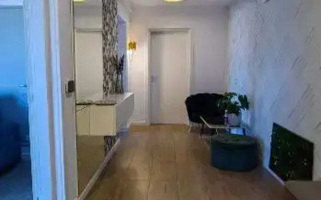 Luxury apartment private parking self check-in54